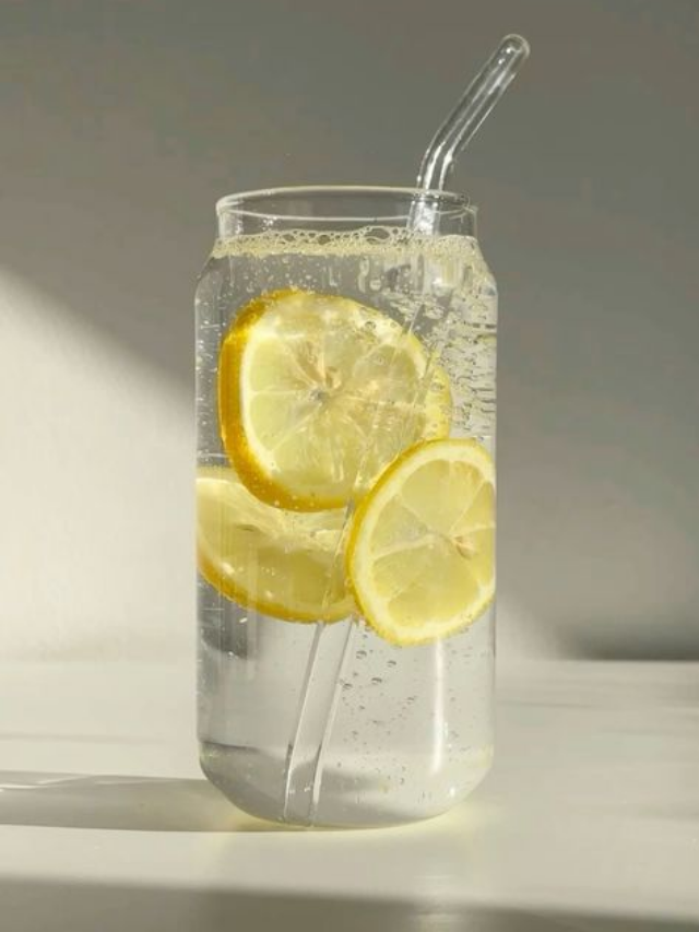 Lemon Water for Weight Loss: A Dietitian Explains